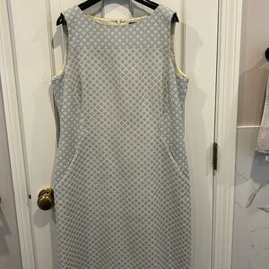 Classy shift dress by Brooks Brothers. Woven blue and white jacquard